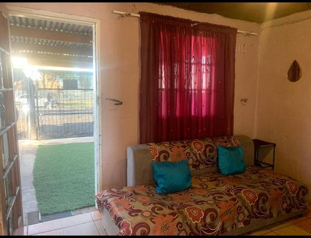 1 BEDROOM HOUSE FOR SALE IN KLEINVLEI